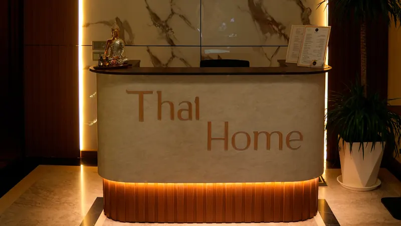 Ресепшн салона тайского массажа Thai Home в Алматы